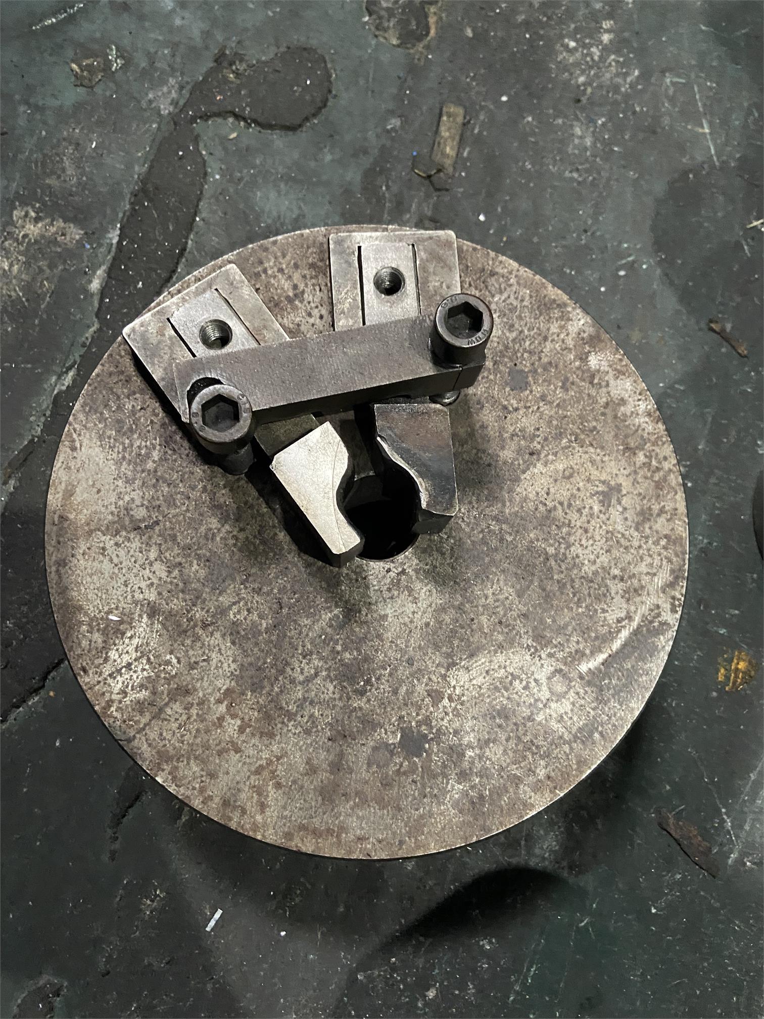 螺母鸡夹钳大倒角?