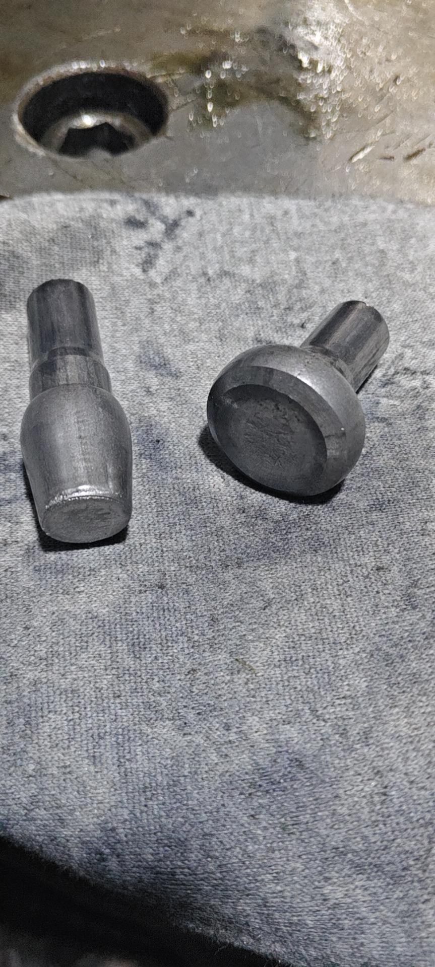 切边中间发白是什么原因?