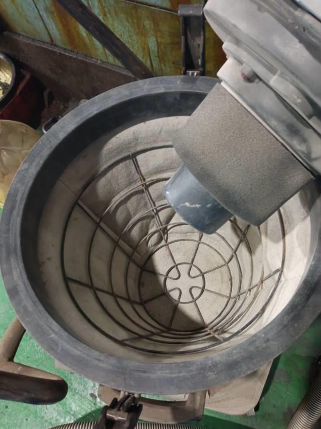 吸尘器怎么换油?