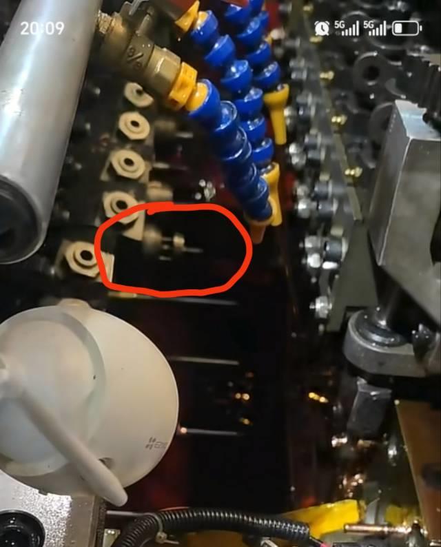 这两种冲棒如何对同心度，用塑料膜还是产品还是用其他什么方法？