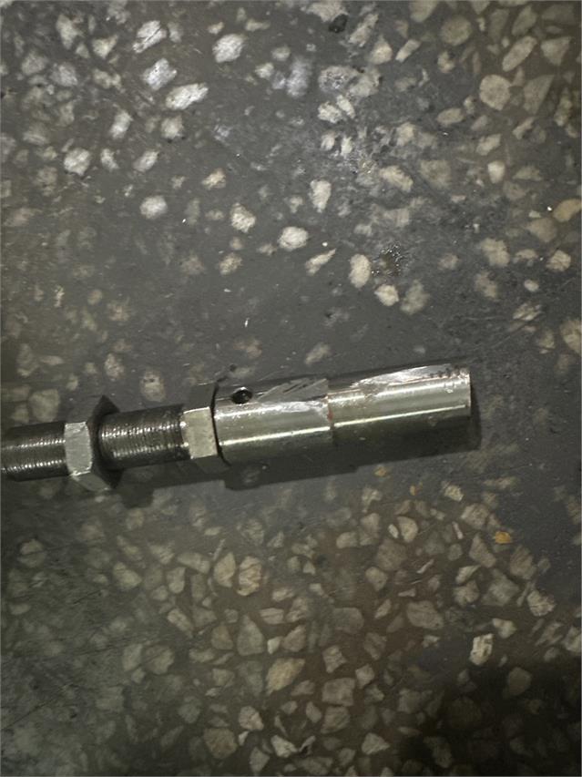 螺母机这个挡料。?