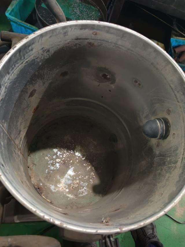 吸尘器怎么换油?