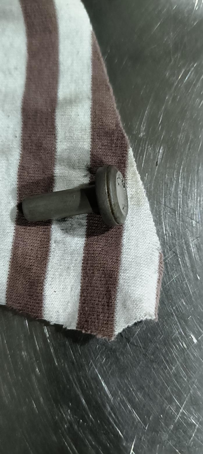 切边中间发白是什么原因?